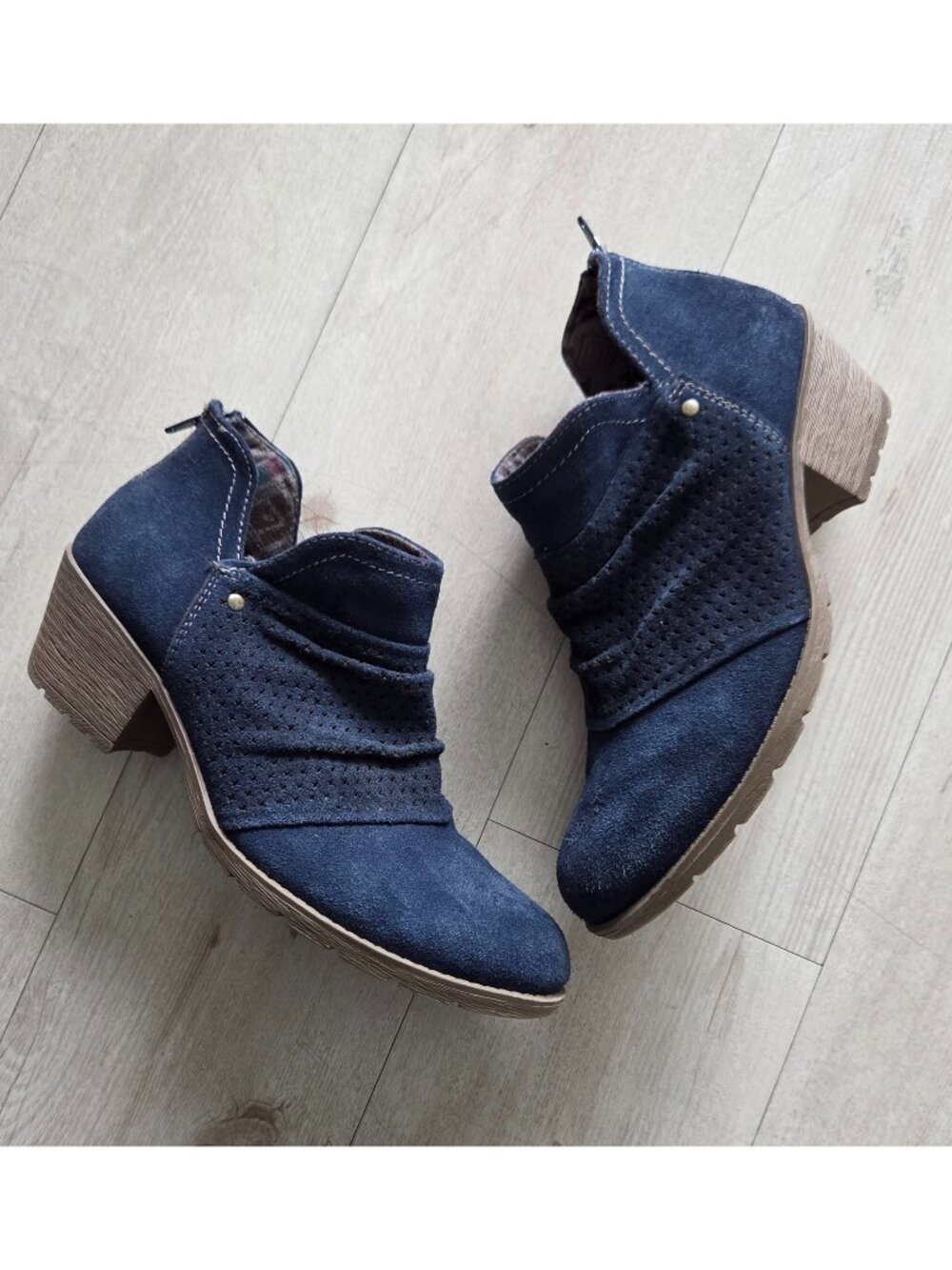 Earth Origins Amanda Ruched Suede Leather Ankle Boot
